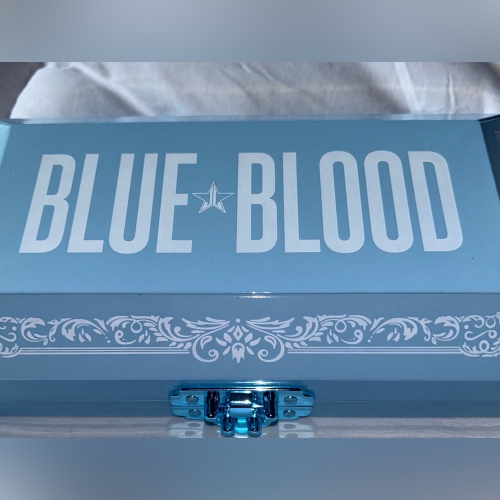 Jeffree Star Blue Blood Artistry  Palette.